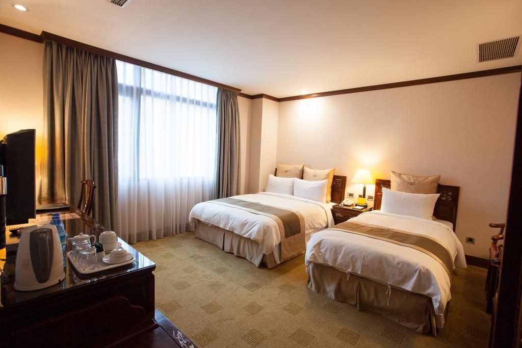 Rich Garden Hotel Taipei Bagian luar foto