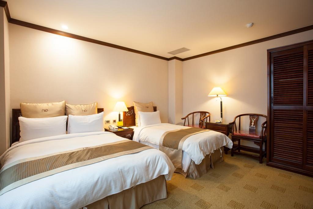 Rich Garden Hotel Taipei Bagian luar foto
