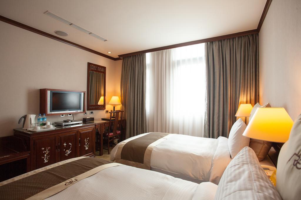 Rich Garden Hotel Taipei Bagian luar foto