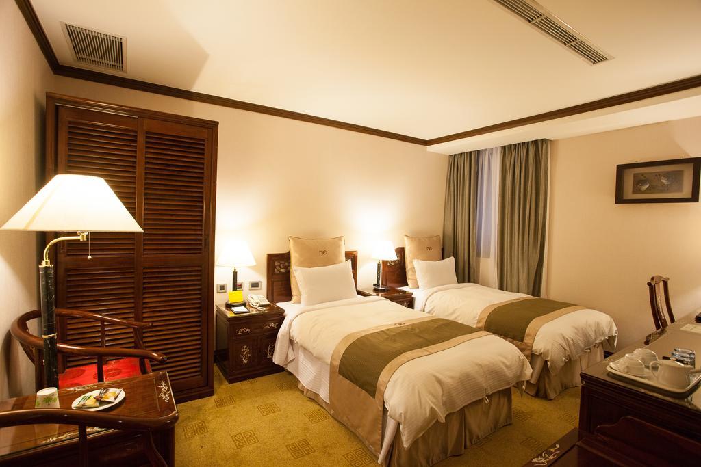 Rich Garden Hotel Taipei Bagian luar foto