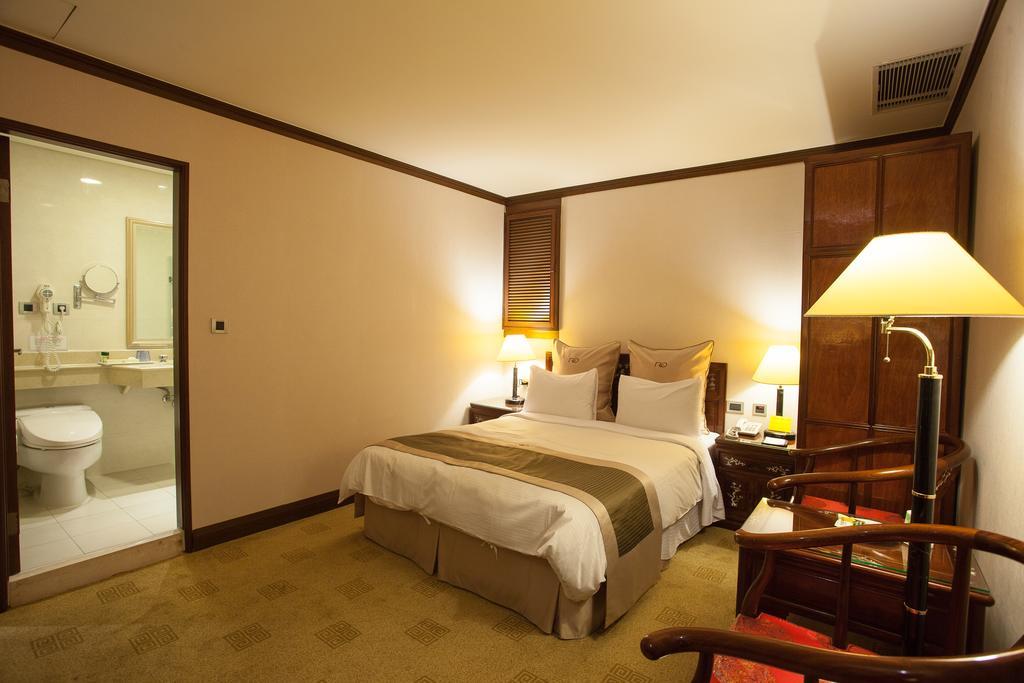 Rich Garden Hotel Taipei Bagian luar foto