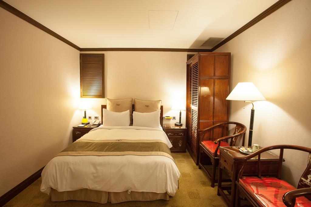Rich Garden Hotel Taipei Bagian luar foto