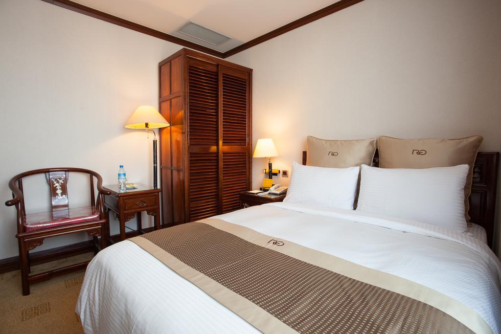 Rich Garden Hotel Taipei Bagian luar foto