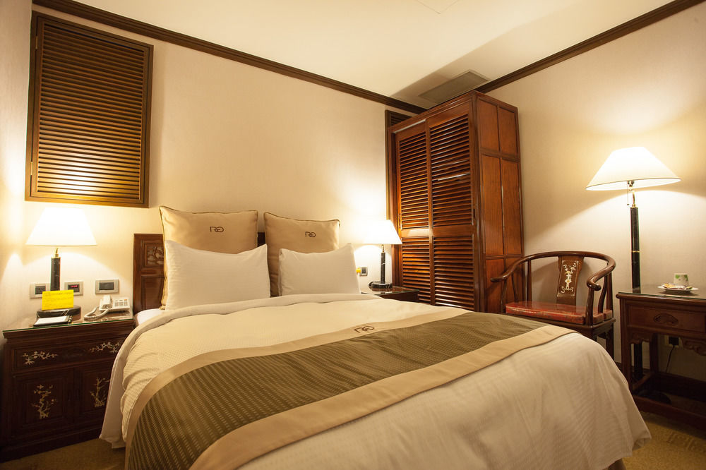 Rich Garden Hotel Taipei Bagian luar foto