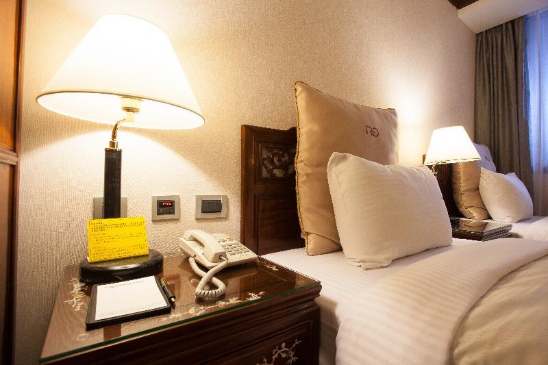 Rich Garden Hotel Taipei Bagian luar foto