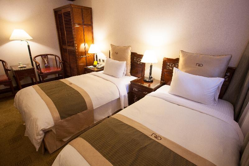 Rich Garden Hotel Taipei Bagian luar foto